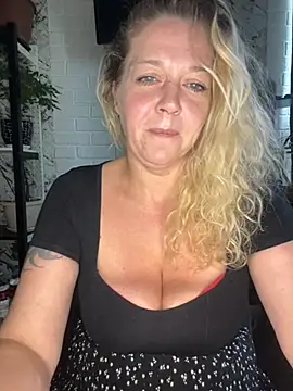 JenniferCarmen online show from 07-15-26, 08:41