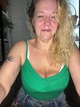 JenniferCarmen online show from 07-31-26, 02:55