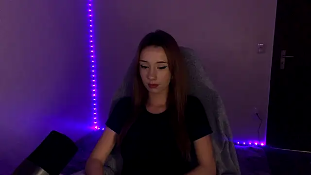 Snapshot of ellienymph chatting on 01-06-26, 03:43 ellienymph online show from 01-06-26, 03:43