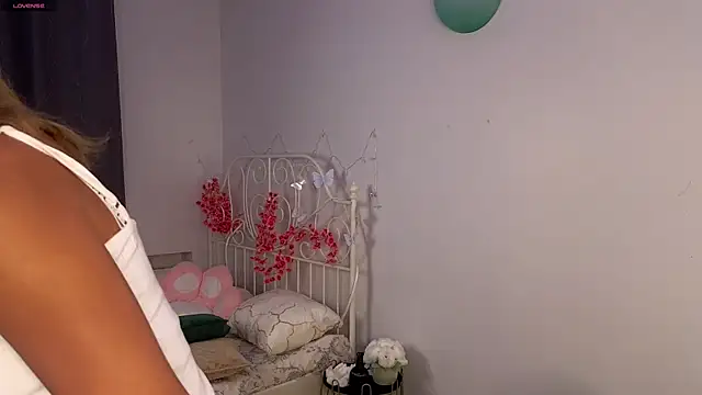 springloveee online show from 07-20-26, 06:32