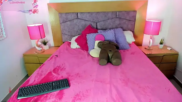 BigBoobsAstrid online show from 04-25-26, 07:00