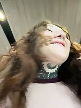 Snapshot of FionaMurr chatting on 01-18-26, 03:21 FionaMurr online show from 01-18-26, 03:21