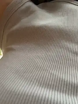 Snapshot of FionaMurr chatting on 02-11-26, 03:44 FionaMurr online show from 02-11-26, 03:44