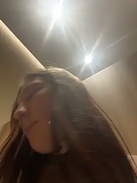 Snapshot of FionaMurr chatting on 02-15-26, 07:51 FionaMurr online show from 02-15-26, 07:51