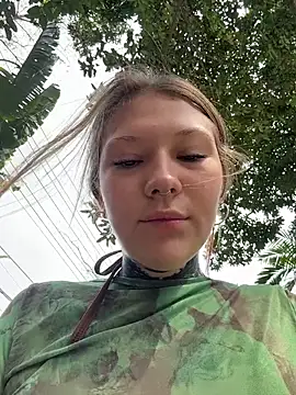 Snapshot of FionaMurr chatting on 02-20-26, 04:09 FionaMurr online show from 02-20-26, 04:09