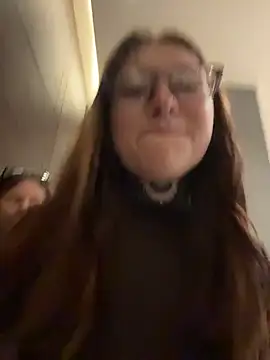 Snapshot of FionaMurr chatting on 03-12-26, 01:23 FionaMurr online show from 03-12-26, 01:23