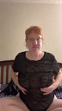 Snapshot of Lenaravenswood chatting on 12-17-25, 07:14 Lenaravenswood online show from 12-17-25, 07:14