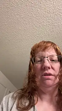 Snapshot of Lenaravenswood chatting on 12-20-25, 06:42 Lenaravenswood online show from 12-20-25, 06:42