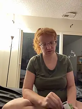 Snapshot of Lenaravenswood chatting on 02-12-26, 06:19 Lenaravenswood online show from 02-12-26, 06:19