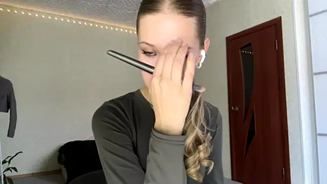 ZaidaSchwarten online show from 01-10-26, 07:21