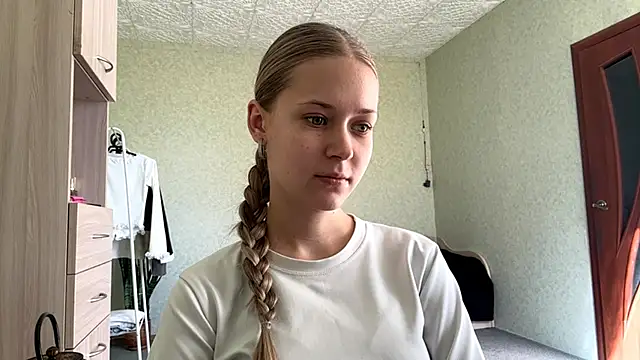 ZaidaSchwarten online show from 05-02-26, 02:22