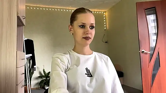 ZaidaSchwarten online show from 07-04-26, 12:22