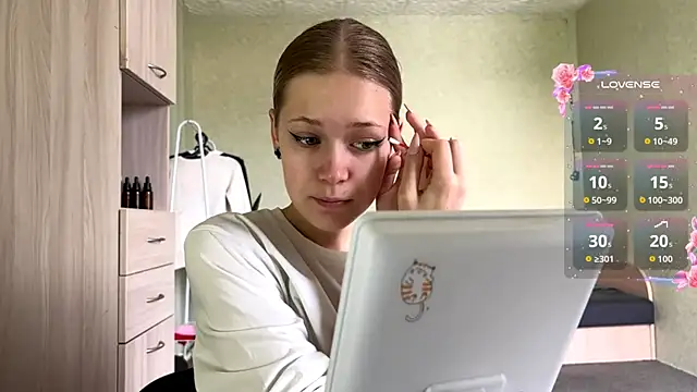 ZaidaSchwarten online show from 07-11-26, 05:10
