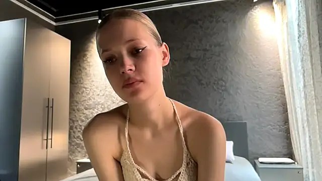 ZaidaSchwarten online show from 07-17-26, 05:36