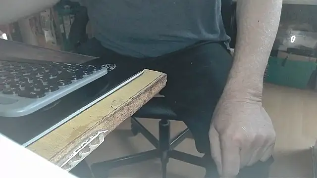 oldmann08 online show from 01-12-26, 01:05