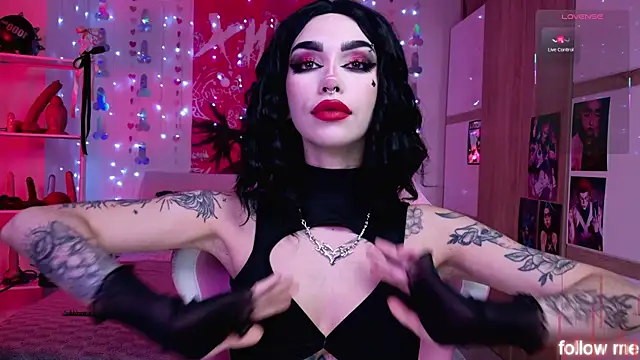 Snapshot of LeylaNoir_02 chatting on 02-12-26, 04:02 LeylaNoir 02 online show from 02-12-26, 04:02