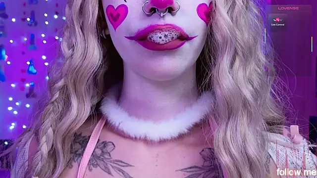 Snapshot of LeylaNoir_02 chatting on 02-14-26, 02:47 LeylaNoir 02 online show from 02-14-26, 02:47