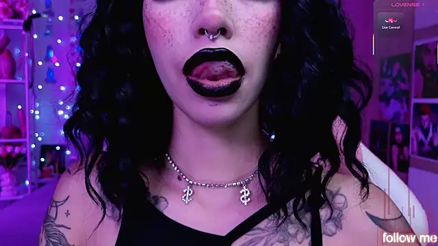 Snapshot of LeylaNoir_02 chatting on 02-16-26, 03:52 LeylaNoir 02 online show from 02-16-26, 03:52