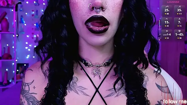 Snapshot of LeylaNoir_02 chatting on 02-23-26, 03:31 LeylaNoir 02 online show from 02-23-26, 03:31