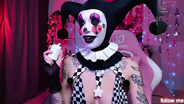 Snapshot of LeylaNoir_02 chatting on 03-05-26, 03:30 LeylaNoir 02 online show from 03-05-26, 03:30