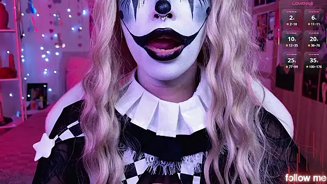 Snapshot of LeylaNoir_02 chatting on 03-14-26, 04:01 LeylaNoir 02 online show from 03-14-26, 04:01