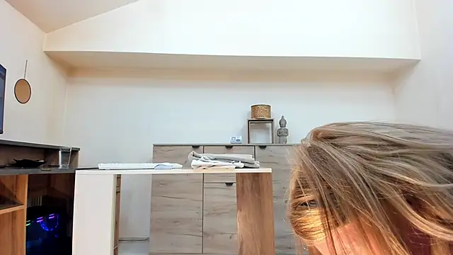 Snapshot of classy_medea chatting on 02-26-26, 01:04 classy medea online show from 02-26-26, 01:04