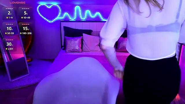 CarolainGilbert online show from 03-12-26, 05:13