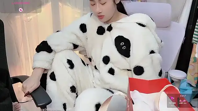 Yvonne-07 online show from 01-31-26, 09:13