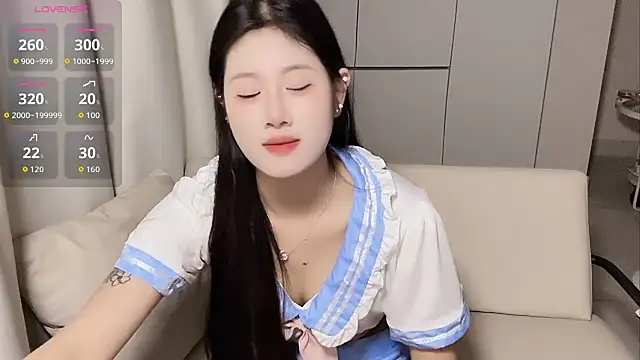 Yvonne-07 online show from 04-28-26, 04:56