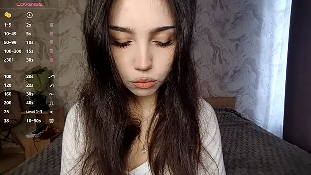 Qwami Amie online show from 04-14-26, 06:30