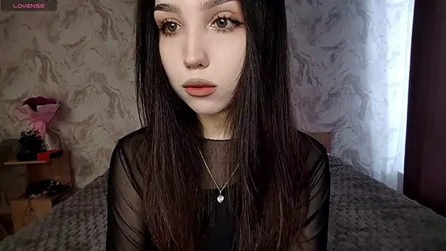 Qwami Amie online show from 04-25-26, 09:23