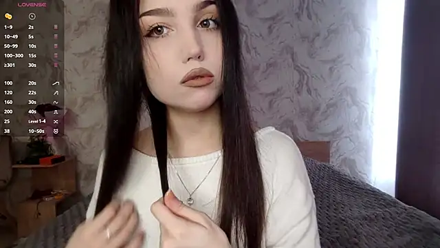 Qwami Amie online show from 04-29-26, 07:56