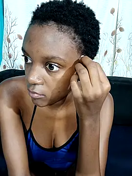 Snapshot of PetiteDoll_06 chatting on 02-19-26, 05:09 PetiteDoll 06 online show from 02-19-26, 05:09