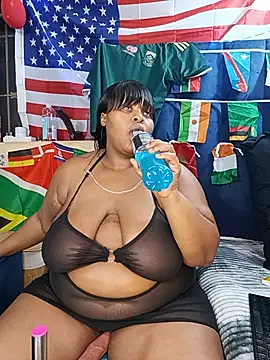ChoklitBerryXX online show from 06-26-26, 08:24