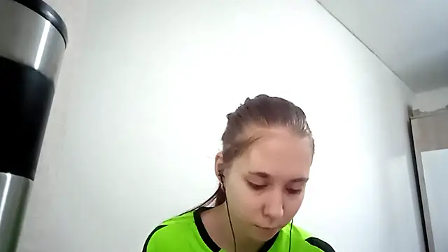 Snapshot of Annette_meow1 chatting on 12-18-25, 07:14 Annette meow1 online show from 12-18-25, 07:14