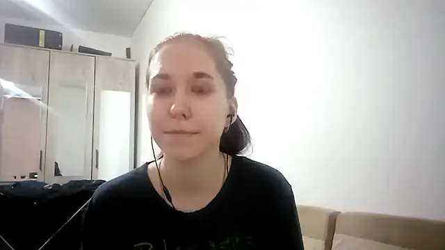 Snapshot of Annette_meow1 chatting on 12-22-25, 08:44 Annette meow1 online show from 12-22-25, 08:44