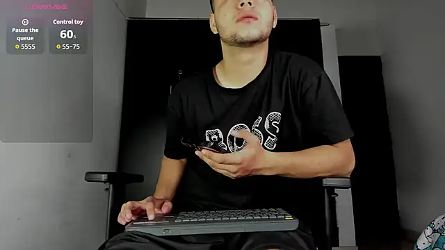 Liam Mateo online show from 12-22-25, 03:47