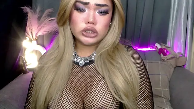 AlwaysHornyMia online show from 12-17-25, 01:22