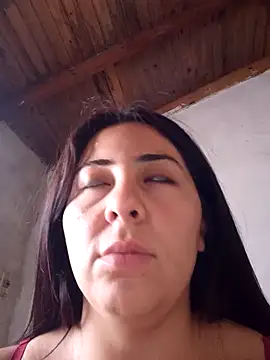 Snapshot of emmacurvyhot chatting on 02-20-26, 08:31 emmacurvyhot online show from 02-20-26, 08:31