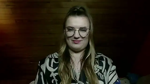 VanessaHard online show from 12-19-25, 09:55