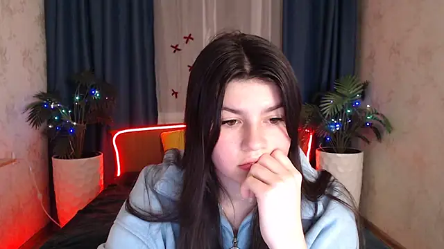 Snapshot of KisaModel chatting on 12-20-25, 01:12 KisaModel online show from 12-20-25, 01:12