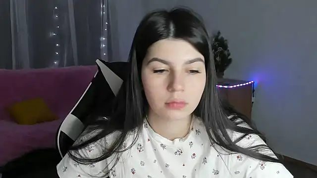 Snapshot of KisaModel chatting on 01-10-26, 01:18 KisaModel online show from 01-10-26, 01:18