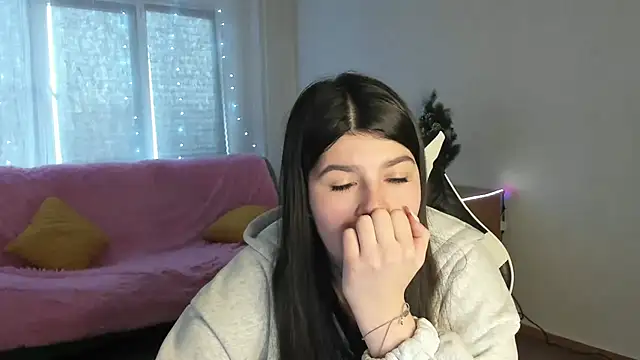 Snapshot of KisaModel chatting on 01-16-26, 08:29 KisaModel online show from 01-16-26, 08:29