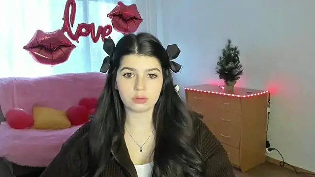 Snapshot of KisaModel chatting on 02-15-26, 07:51 KisaModel online show from 02-15-26, 07:51