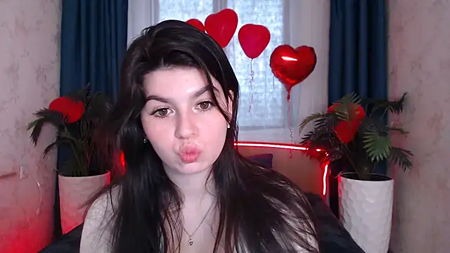 Snapshot of KisaModel chatting on 02-18-26, 07:04 KisaModel online show from 02-18-26, 07:04