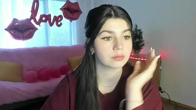 Snapshot of KisaModel chatting on 02-22-26, 08:02 KisaModel online show from 02-22-26, 08:02