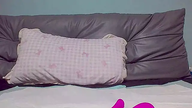 Snapshot of P-Pink chatting on 01-10-26, 04:20 P-Pink online show from 01-10-26, 04:20