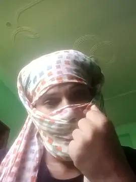 Snapshot of harshita01 chatting on 06-17-26, 12:07 harshita01 online show from 06-17-26, 12:07