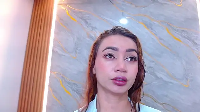 Snapshot of rebecagoldene chatting on 02-17-26, 07:49 rebecagoldene online show from 02-17-26, 07:49