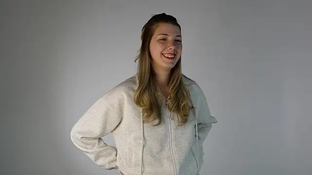 Snapshot of LumiaSolstice chatting on 03-15-26, 02:45 LumiaSolstice online show from 03-15-26, 02:45